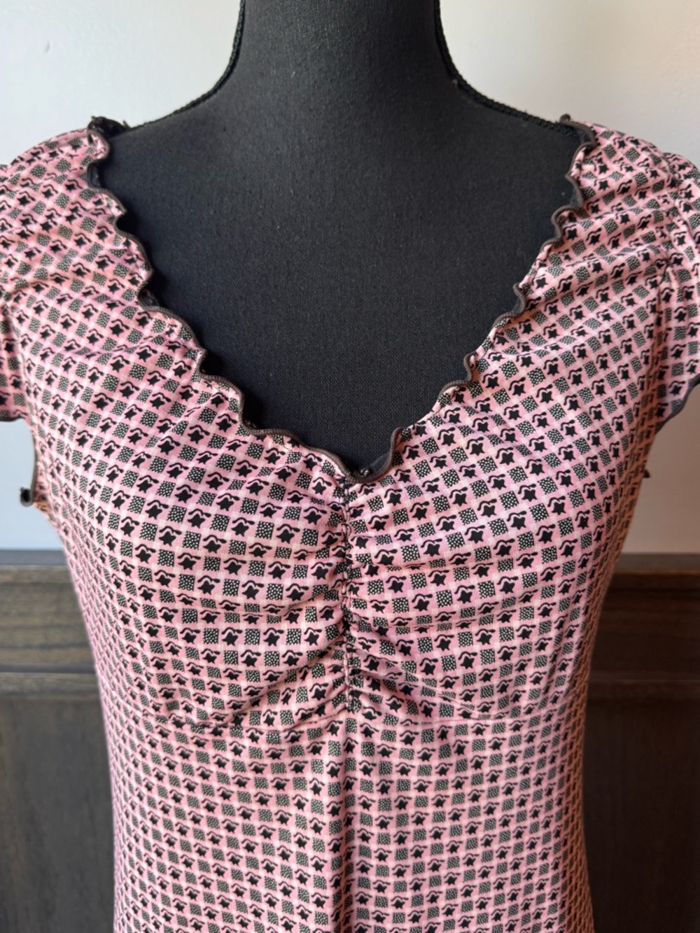 Y2K Pink Patterned Cap-Sleeve Midi Dress - Picture 6 of 7